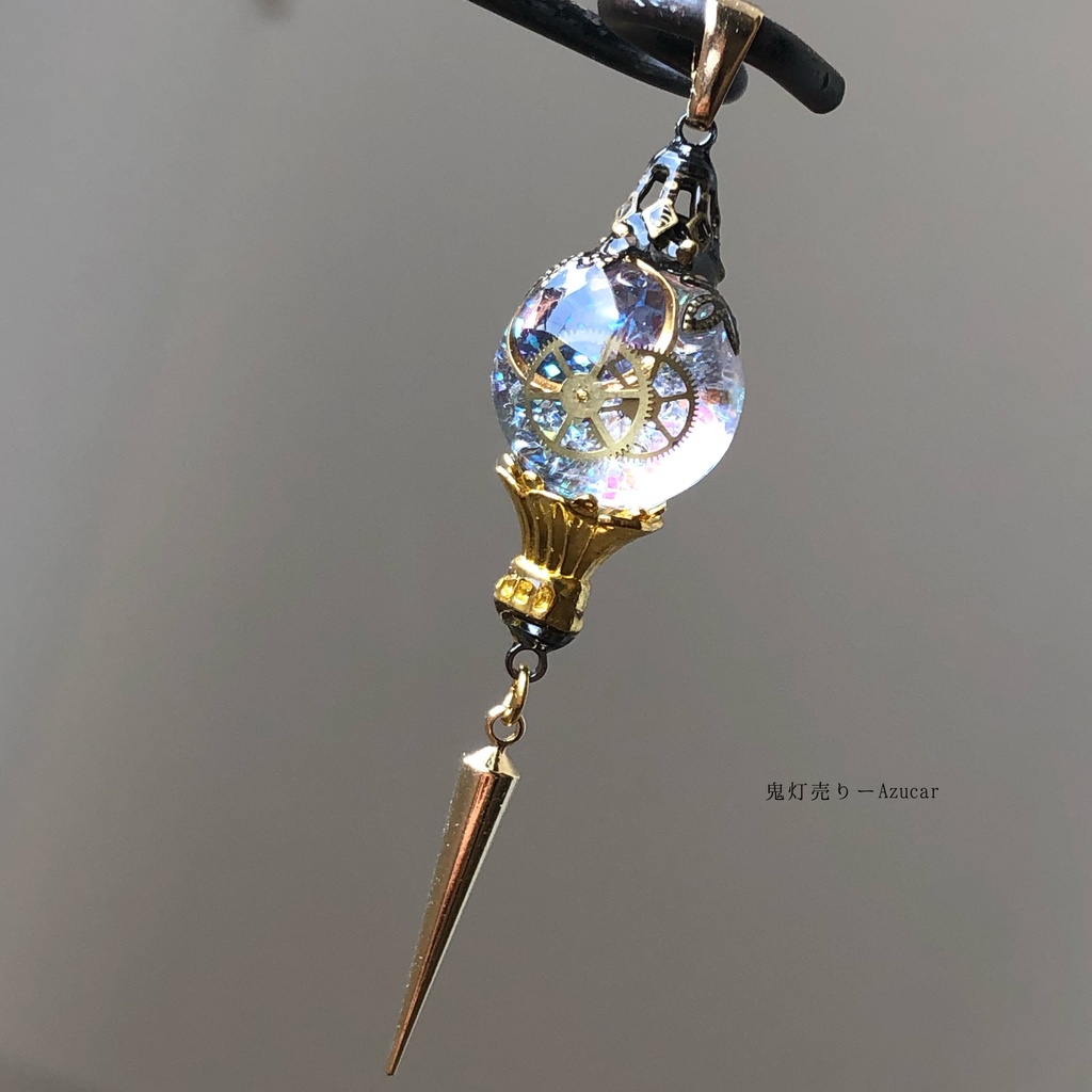 僕は親指で月の光を隠した。 白銀versionネックレス 歯車と三日月、ランタンのスタッズ付きスチームパンク メンズアクセサリーにも★