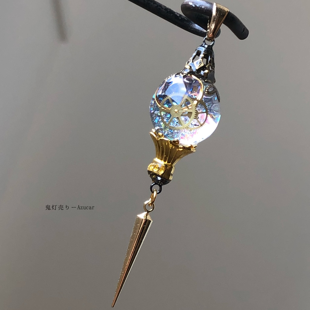 僕は親指で月の光を隠した。 白銀versionネックレス 歯車と三日月、ランタンのスタッズ付きスチームパンク メンズアクセサリーにも★