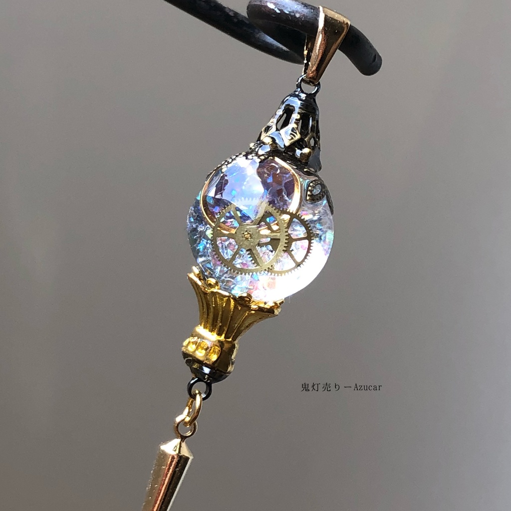 僕は親指で月の光を隠した。 白銀versionネックレス 歯車と三日月、ランタンのスタッズ付きスチームパンク メンズアクセサリーにも★