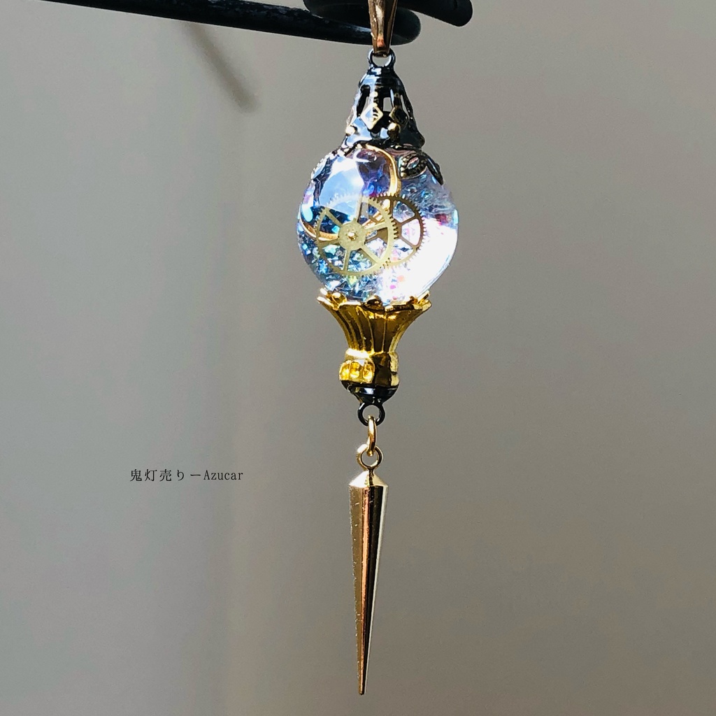 僕は親指で月の光を隠した。 白銀versionネックレス 歯車と三日月、ランタンのスタッズ付きスチームパンク メンズアクセサリーにも★