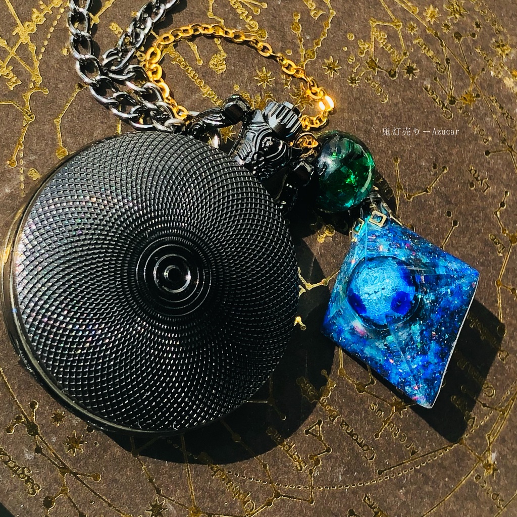 蓄光懐中時計、オルゴナイト付きの天体魔法使いの月の満ち欠け(宇宙フローライト付き)★