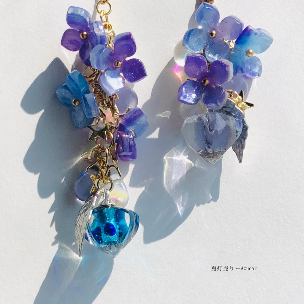 紫陽花と鬼灯と雫の和風ピアス イヤリング(蓄光ホタルガラス、色変化 
