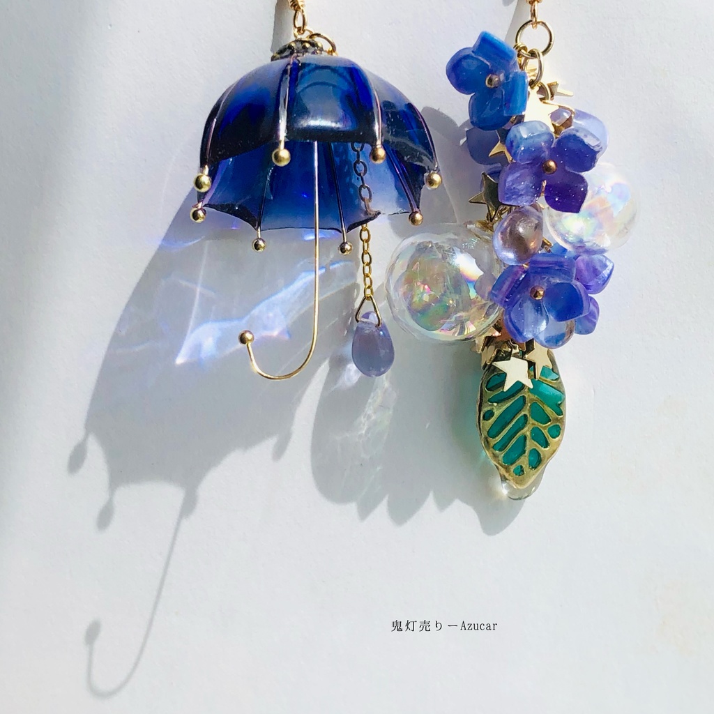 傘と雨雫のオーロラと紫陽花の和風ピアス イヤリング 傘レジンとアジサイとシャボン玉、葉っぱ