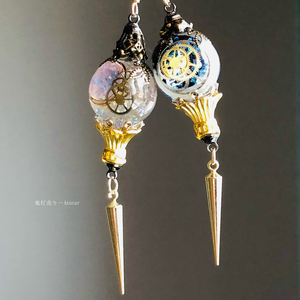 夜空と白銀の三日月ランタンピアス イヤリング スチームパンク球体 宇宙 レジン メンズアクセサリーにも★