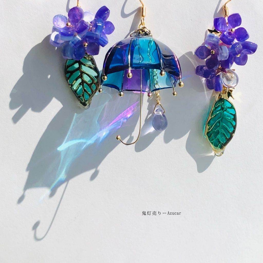 傘と紫陽花の和風ピアス イヤリング(雨の日コーデ3点セット)傘レジンとアジサイ グラデーション強め★ アシンメトリーピアス イヤリング★