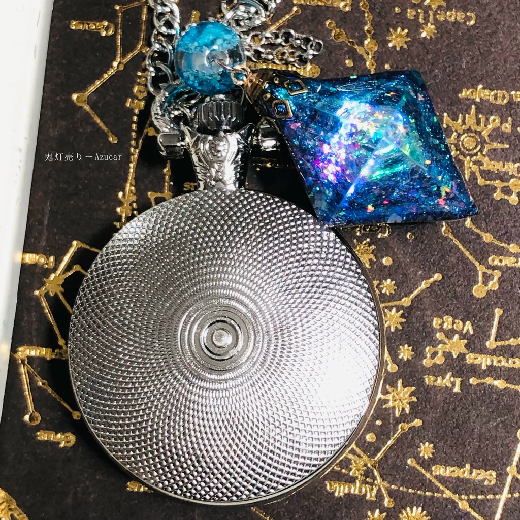 蓄光懐中時計、ブラックオパールの光を集めて。月の満ち欠け(宇宙フローライト付き)★シルバーテイスト★