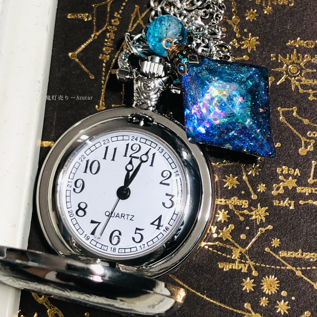 蓄光懐中時計、ブラックオパールの光を集めて。月の満ち欠け(宇宙フローライト付き)★シルバーテイスト★