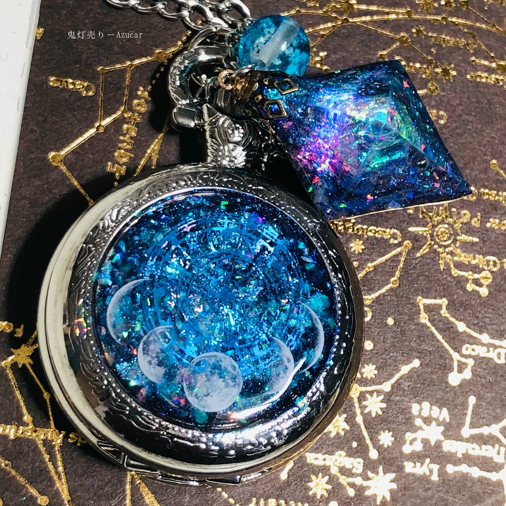 蓄光懐中時計、ブラックオパールの光を集めて。月の満ち欠け(宇宙フローライト付き)★シルバーテイスト★