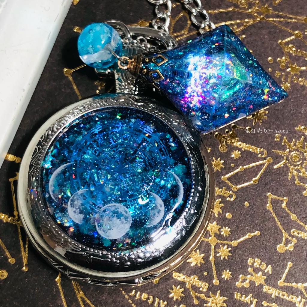 蓄光懐中時計、ブラックオパールの光を集めて。月の満ち欠け(宇宙フローライト付き)★シルバーテイスト★