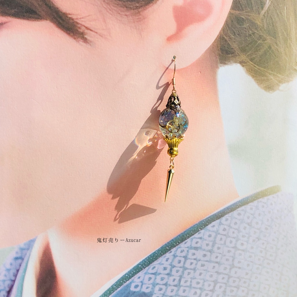 夜空に浮かぶ満月ペンデュラムと白銀三日月ランタンピアス イヤリング スチームパンク 蓄光宇宙 レジン メンズアクセサリーにも★