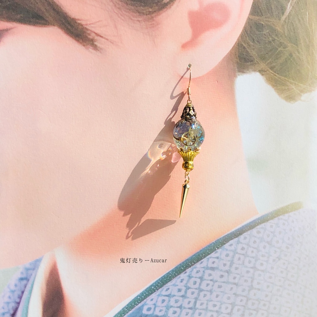 夜空に浮かぶ満月ペンデュラムと白銀三日月ランタンピアス イヤリング スチームパンク 蓄光宇宙 レジン メンズアクセサリーにも★