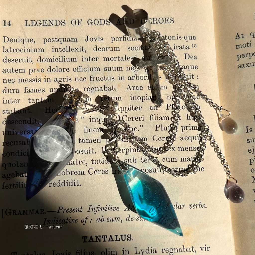 空色の鉱物イヤーカフと満月ペンデュラム 十字架と雫付き★