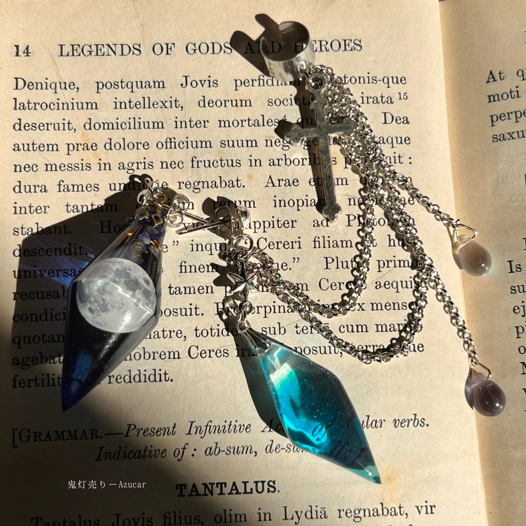 空色の鉱物イヤーカフと満月ペンデュラム 十字架と雫付き★