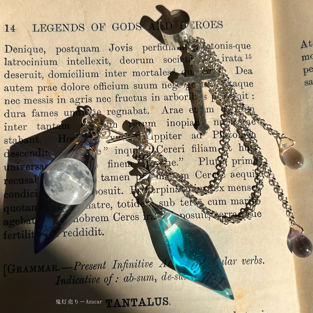 空色の鉱物イヤーカフと満月ペンデュラム 十字架と雫付き★