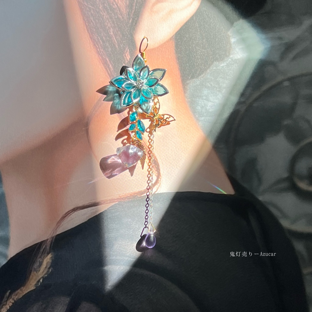 青彼岸花と鬼灯と蓮の和風ピアス イヤリング 蝶々と淡水パール、ロングタッセル付き 着物や袴 成人式の和装小物にも★