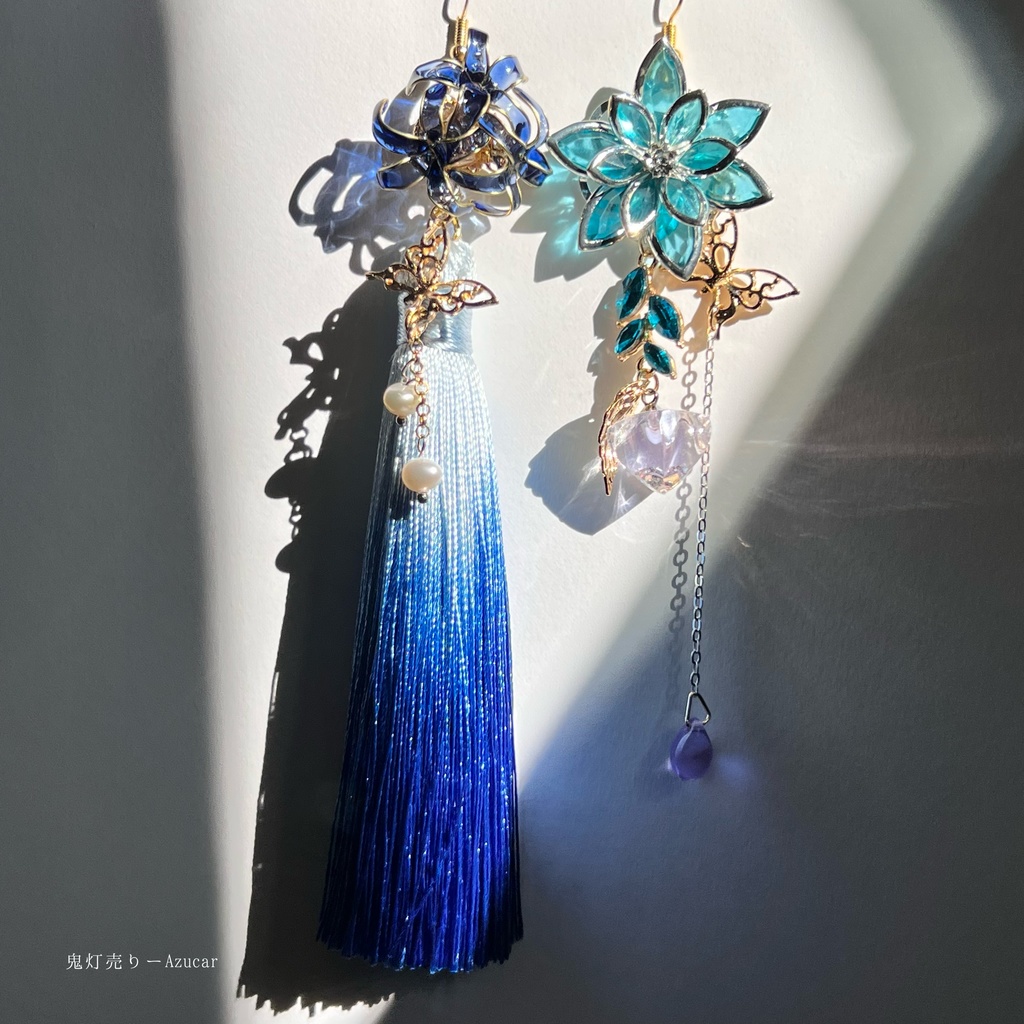 青彼岸花と鬼灯と蓮の和風ピアス イヤリング 蝶々と淡水パール、ロングタッセル付き 着物や袴 成人式の和装小物にも★