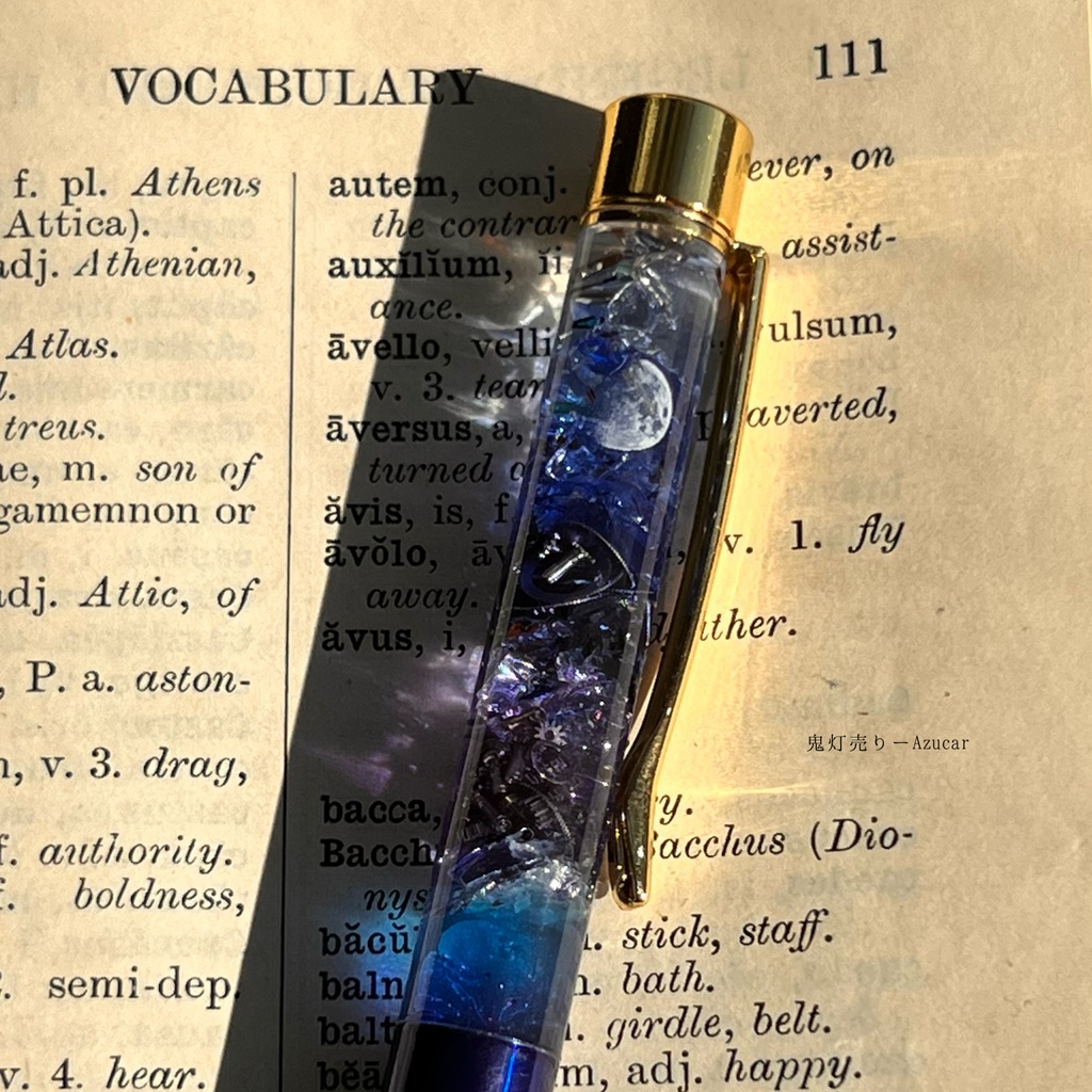 夜に浮かぶ上弦の月蓄光魔法使いボールペン 上弦の月 琉球ガラス、歯車★