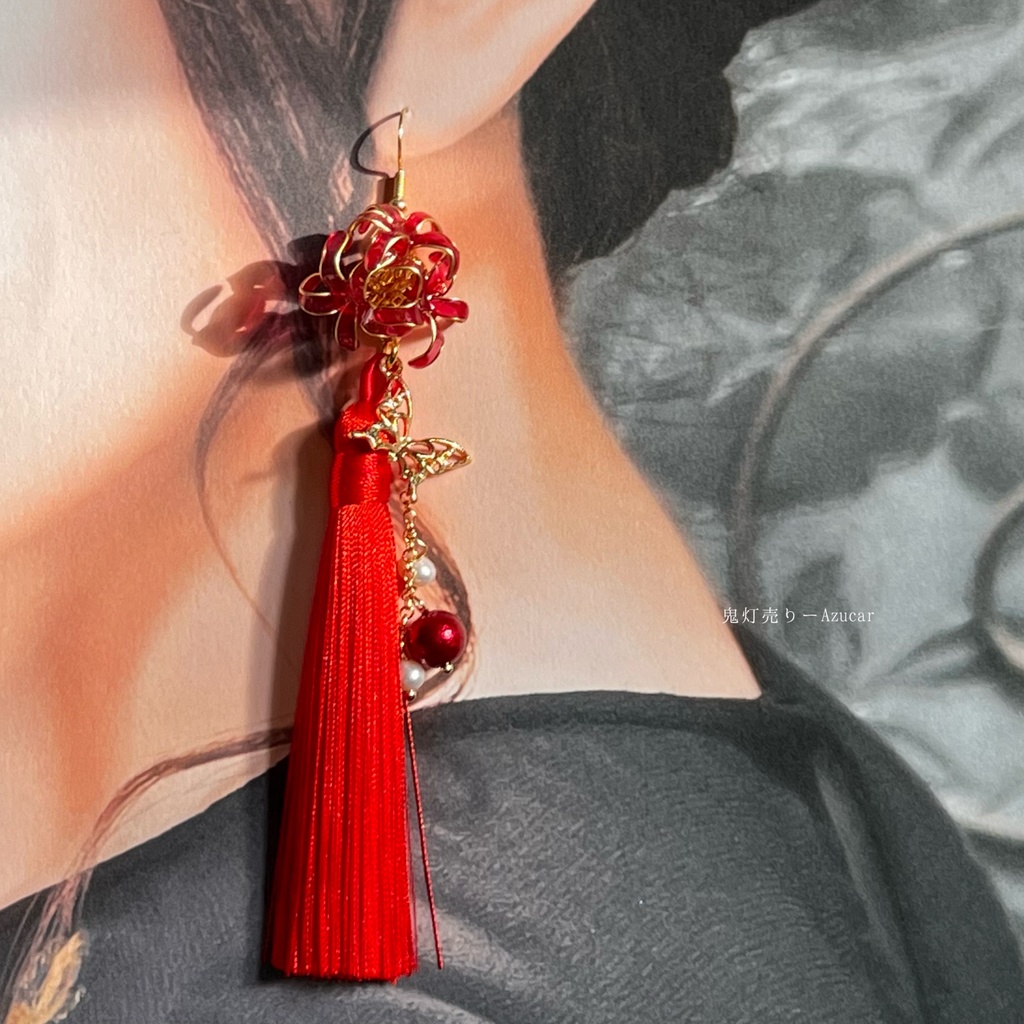 紅彼岸花と鬼灯と蓮の和風ピアス イヤリング 蝶々と淡水パール、ロングタッセル付き 着物や袴 成人式の和装小物にも★