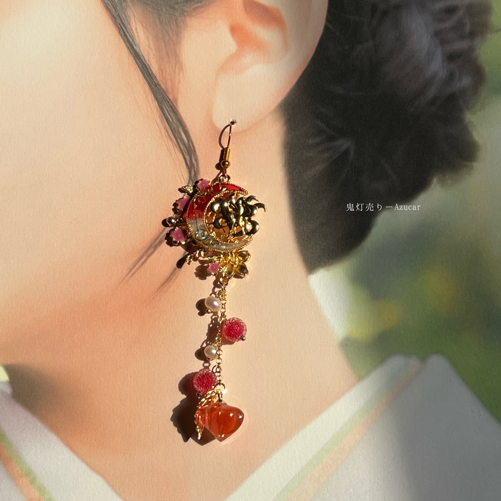 彼岸花柄の九尾狐と鬼灯と紅の曼珠沙華の和風ピアス イヤリング 淡水パールとロングタッセル、蝶々付きの和装小物★ 着物や浴衣、袴などセレモニー、成人式などにも☆