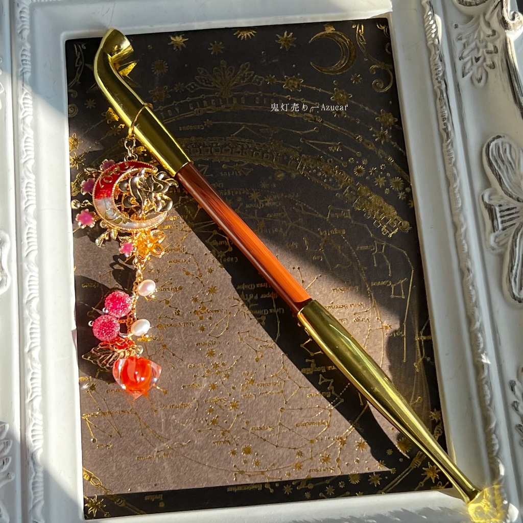 狐の煙管かんざし 紅彼岸花柄の九尾狐と鬼灯と紅の曼珠沙華柄の和風簪 淡水パール 着物や浴衣、袴などセレモニー、成人式、イベントやコスプレ、ディスプレイなどにも☆