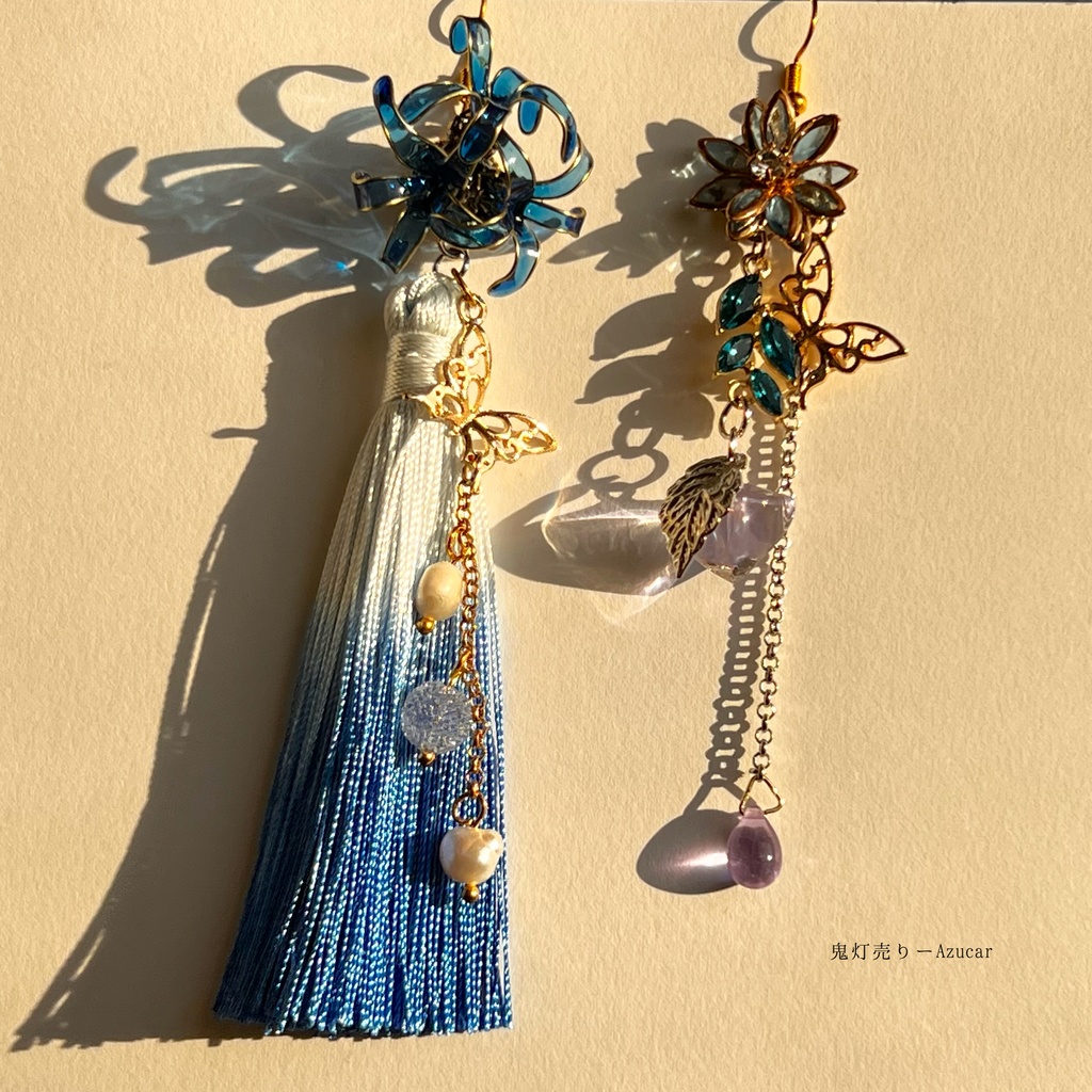 青彼岸花と鬼灯と蓮の和風ピアス イヤリング 蝶々と淡水パール、ロングタッセル付き 着物や袴 成人式の和装小物にも★