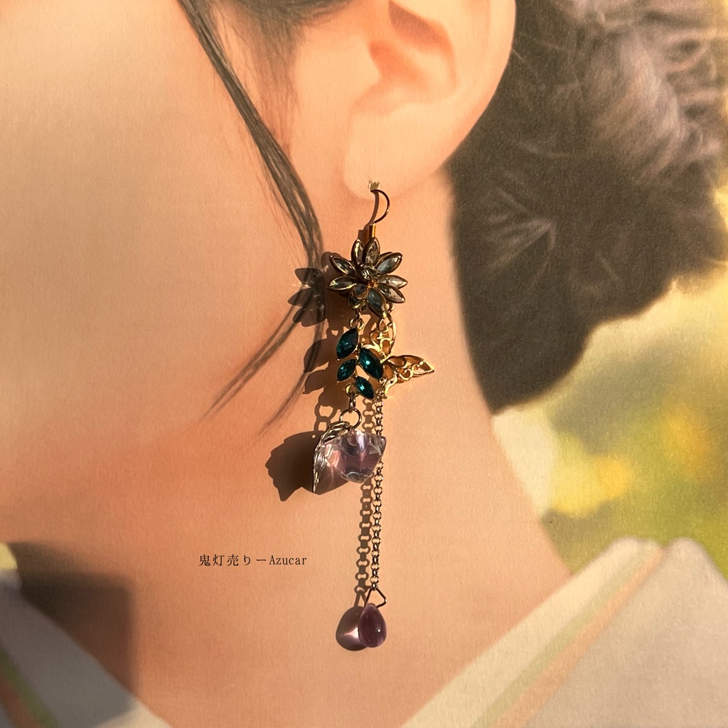 青彼岸花と鬼灯と蓮の和風ピアス イヤリング 蝶々と淡水パール、ロングタッセル付き 着物や袴 成人式の和装小物にも★