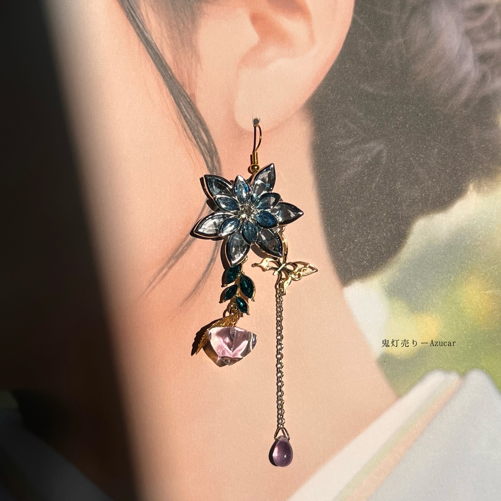 青彼岸花と鬼灯と蓮の和風ピアス イヤリング 蝶々と淡水パール、ロングタッセル付き 着物や袴 成人式の和装小物にも★