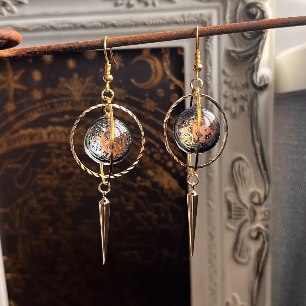 魔法陣天球儀の歯車スチームパンク ピアス イヤリング★球体宇宙レジン メンズアクセサリーにも★