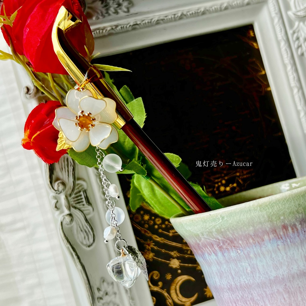 白椿と鬼灯の煙管かんざし 和風簪 着物や浴衣、袴などセレモニー、成人式、イベントやコスプレ、ディスプレイなどにも✴︎