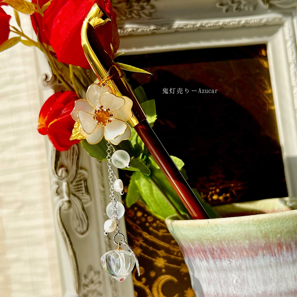 白椿と鬼灯の煙管かんざし 和風簪 着物や浴衣、袴などセレモニー、成人式、イベントやコスプレ、ディスプレイなどにも✴︎