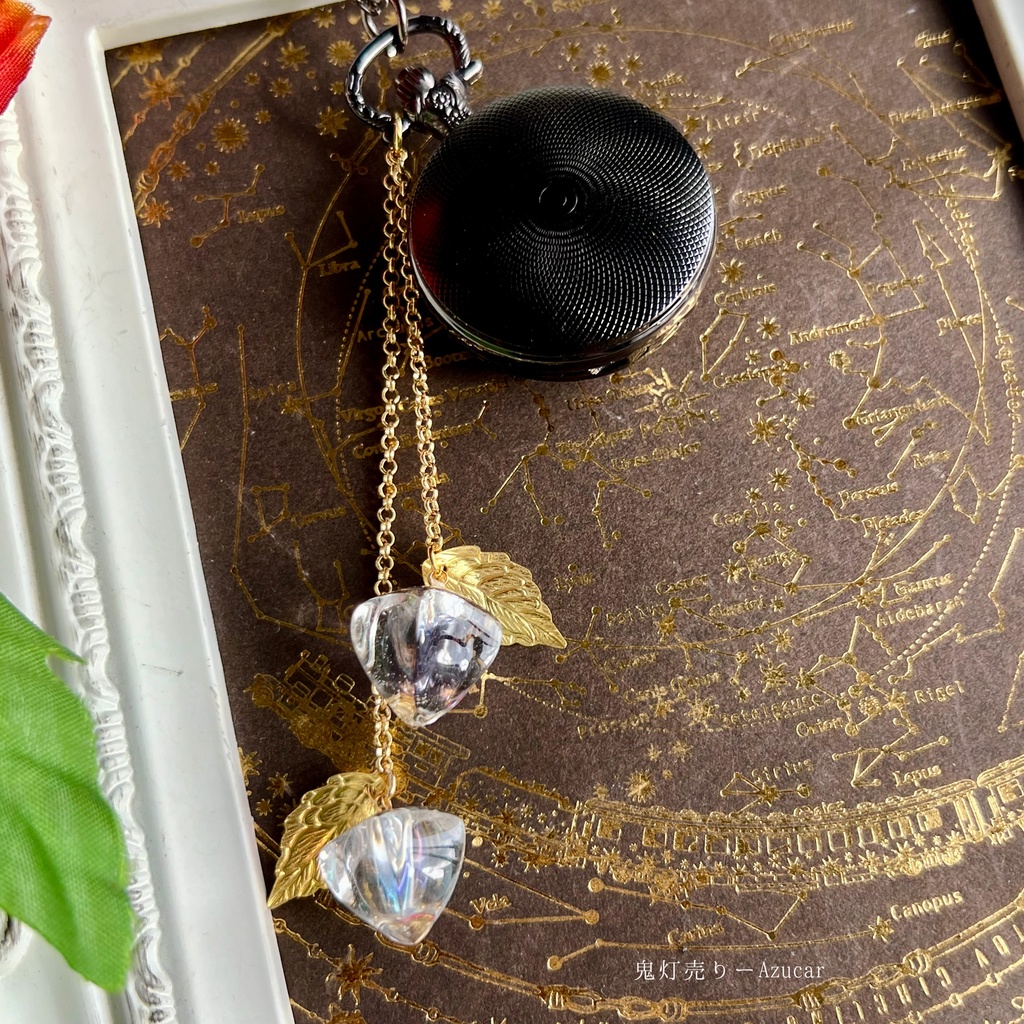 夜空見上げる九尾狐と鬼灯の蓄光懐中時計★(蓄光満月と蒼彼岸花付き)