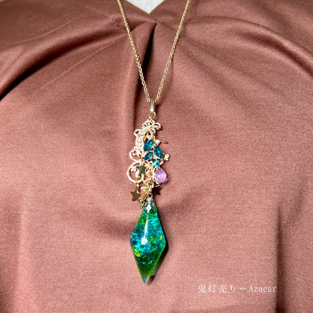 エメラルドの月光ペンデュラムネックレス 琉球ガラス