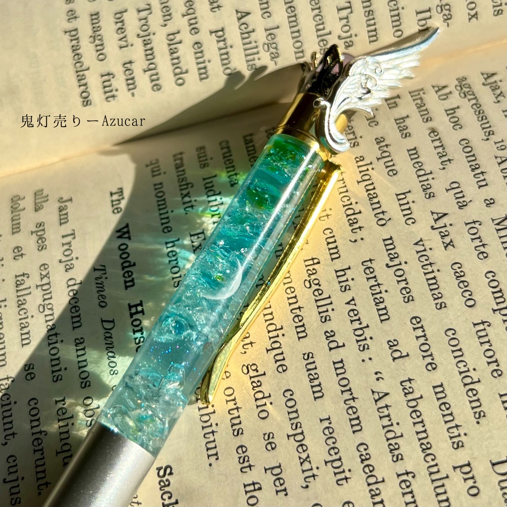 三日月の魔法羽根ペン*蓄光&カラーチェンジガラス