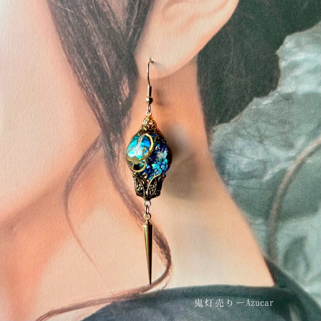 月を動かす歯車ランタンと氷ペンデュラムアシンメトリーピアス/イヤリング(ネックレス可)