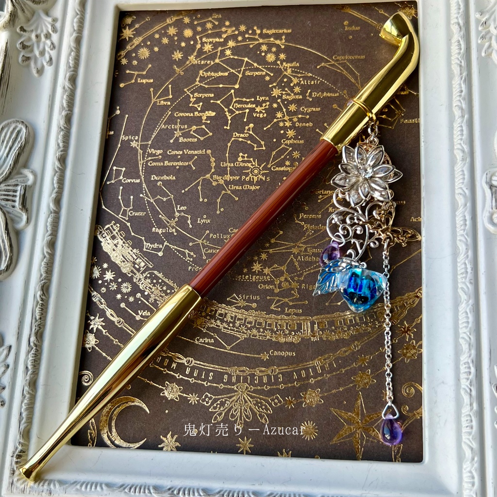 唐草に舞う蓮と蝶 ― 蓄光鬼灯のキセルかんざし