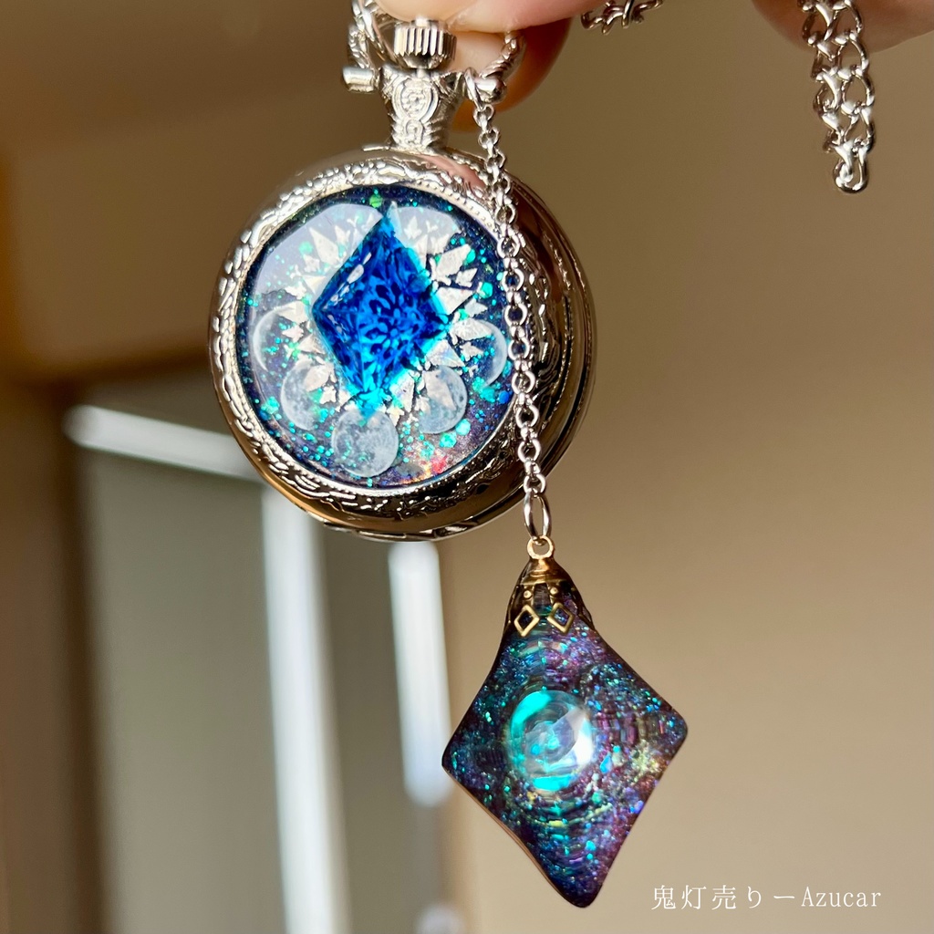 月の光を集めて ― 魔法使いの夜の懐中時計(蓄光・シルバーテイスト)