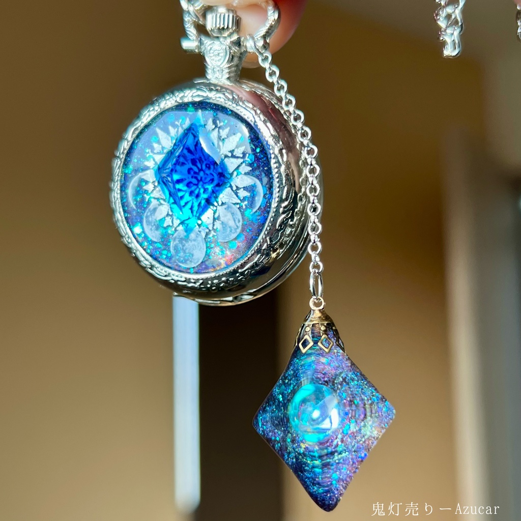 月の光を集めて ― 魔法使いの夜の懐中時計（蓄光・シルバーテイスト）