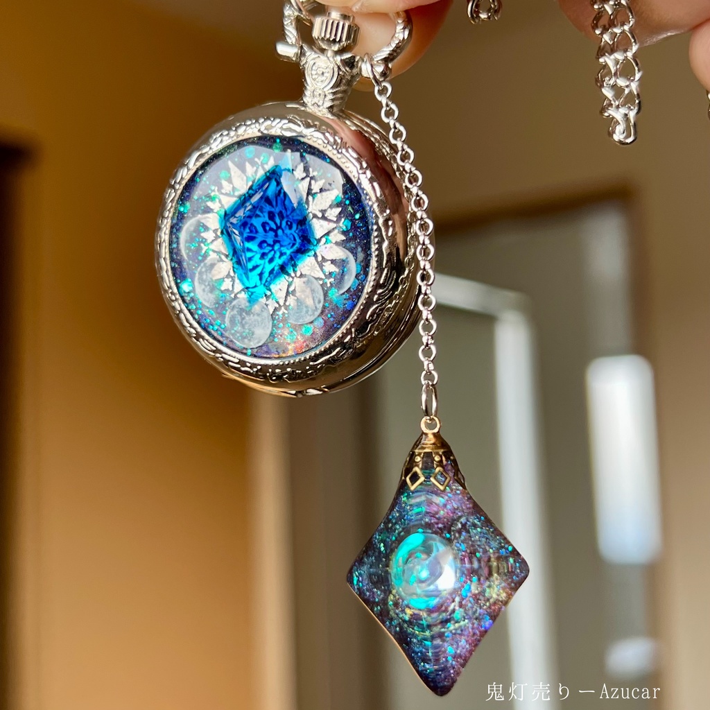 月の光を集めて ― 魔法使いの夜の懐中時計(蓄光・シルバーテイスト)