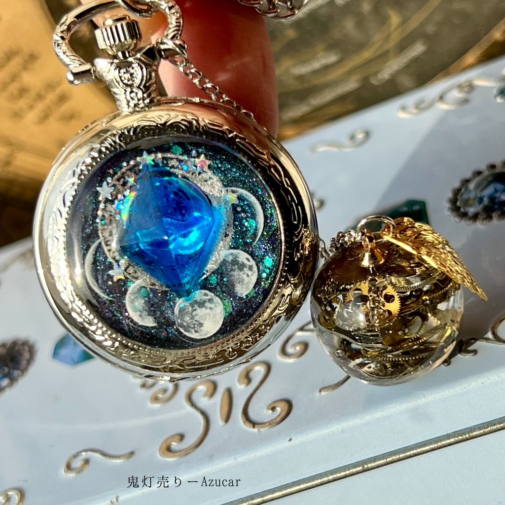 機械仕掛けの林檎と月相の懐中時計 ― 蓄光する時間 ― 世界で一つのリンゴネックレス