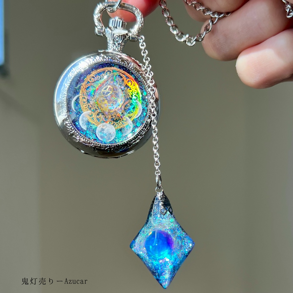 宇宙魔法陣と歯車の蓄光懐中時計|偏光オクタゴン封入・夜空のように一つずつ異なる輝き