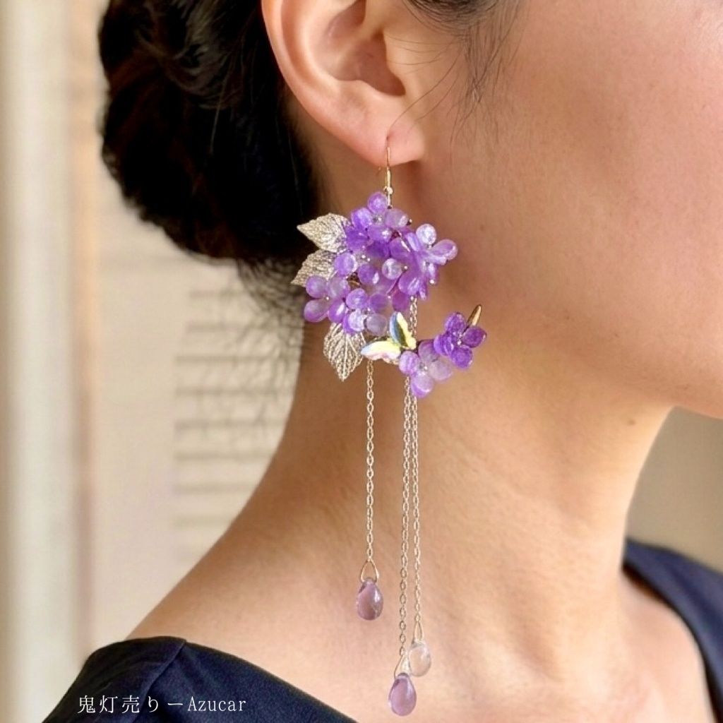 紫陽花と蓄光鬼灯の幻想アシンメトリーピアス 蓮と蝶々の和風アクセ