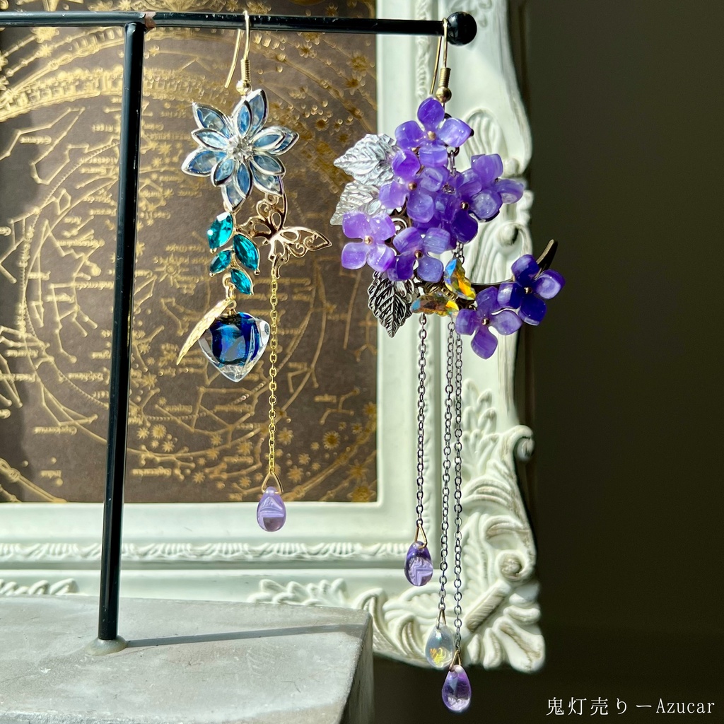 紫陽花と蓄光鬼灯の幻想アシンメトリーピアス 蓮と蝶々の和風アクセ