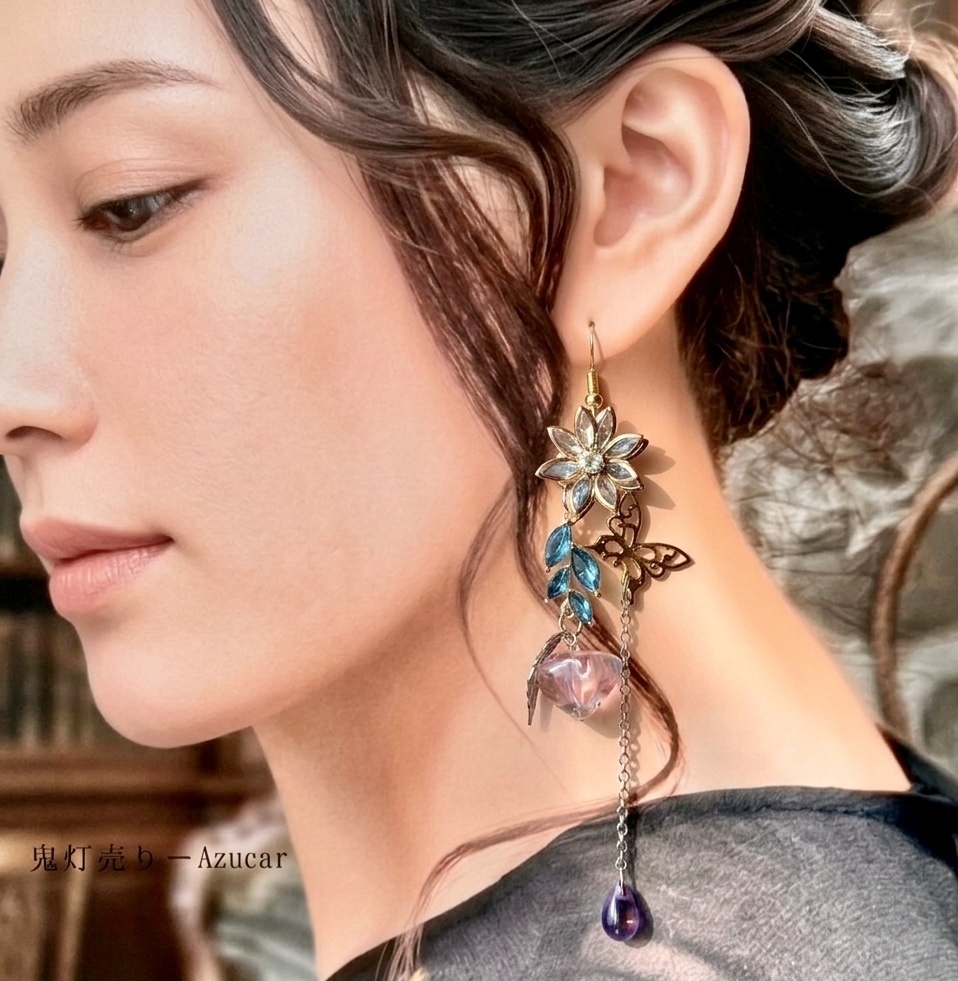 紫陽花と蓄光鬼灯の幻想アシンメトリーピアス 蓮と蝶々の和風アクセ