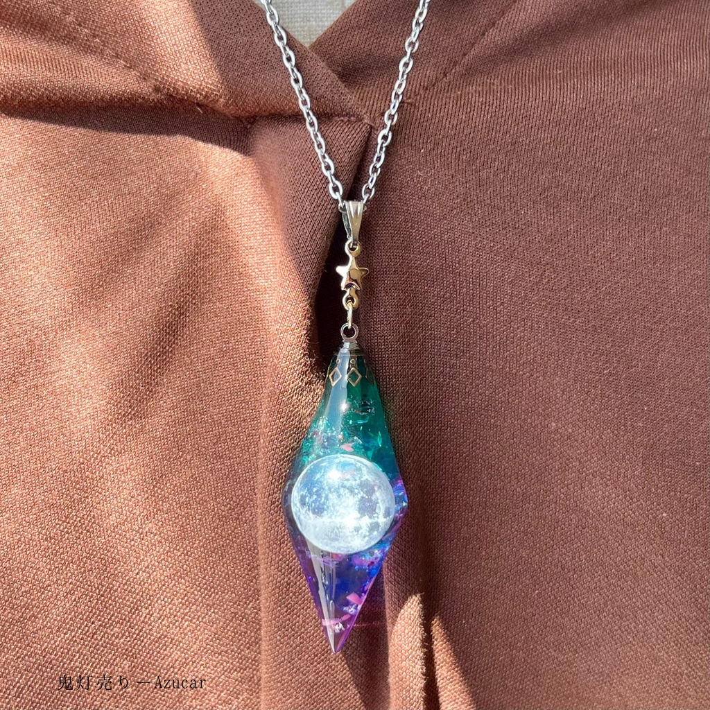 再販未定 満月と琉球ガラスの宇宙ペンデュラムネックレス|夜空レジン