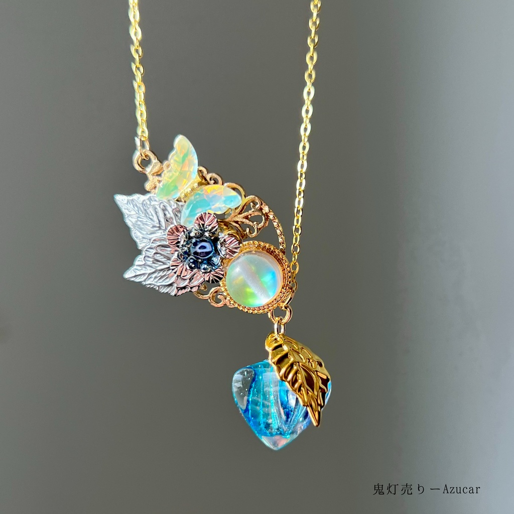 蒼鬼灯と蝶の幻想ネックレス 自作モールド チェコビーズ レジンアクセサリー