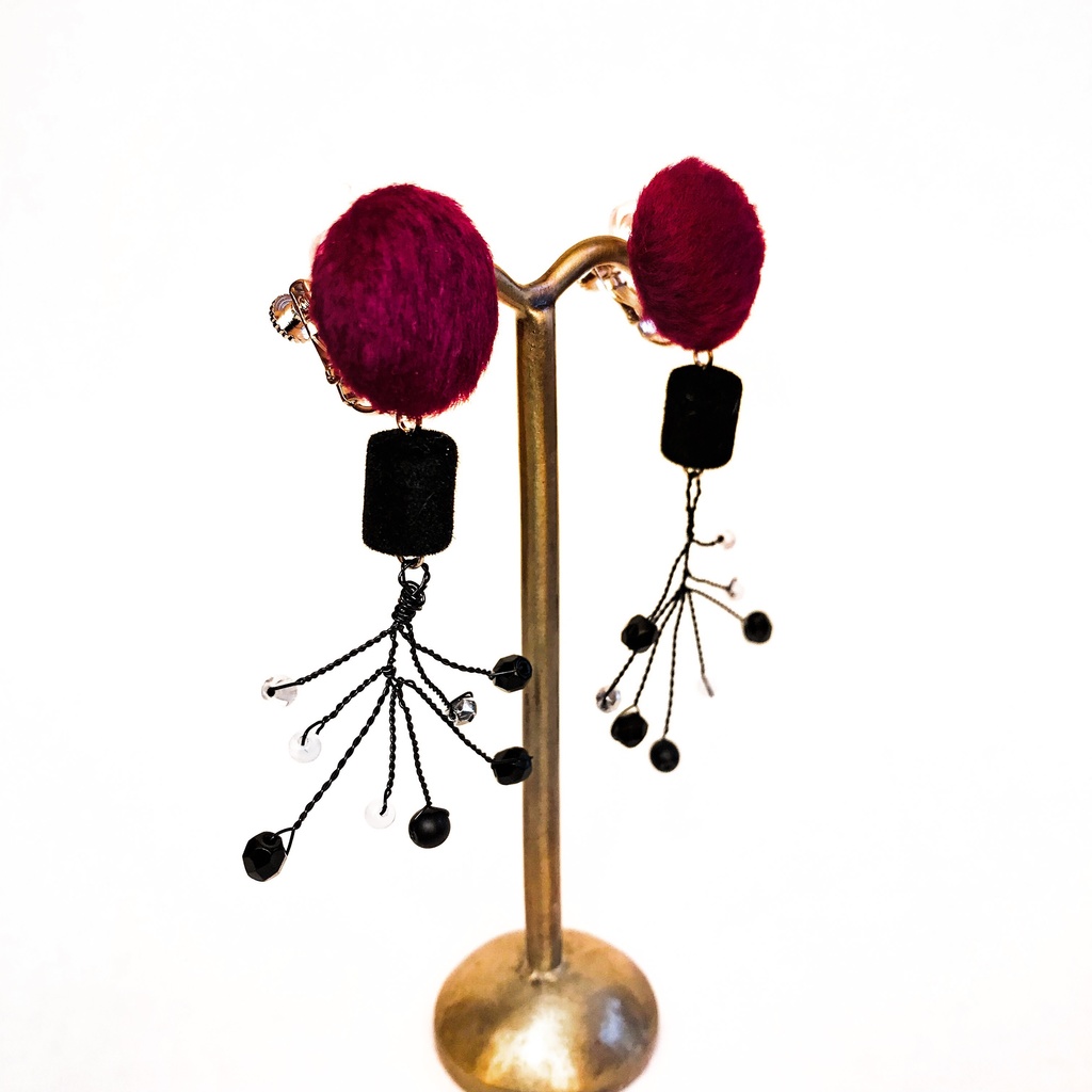 【HELLSING】モチーフイヤリング【アーカード】