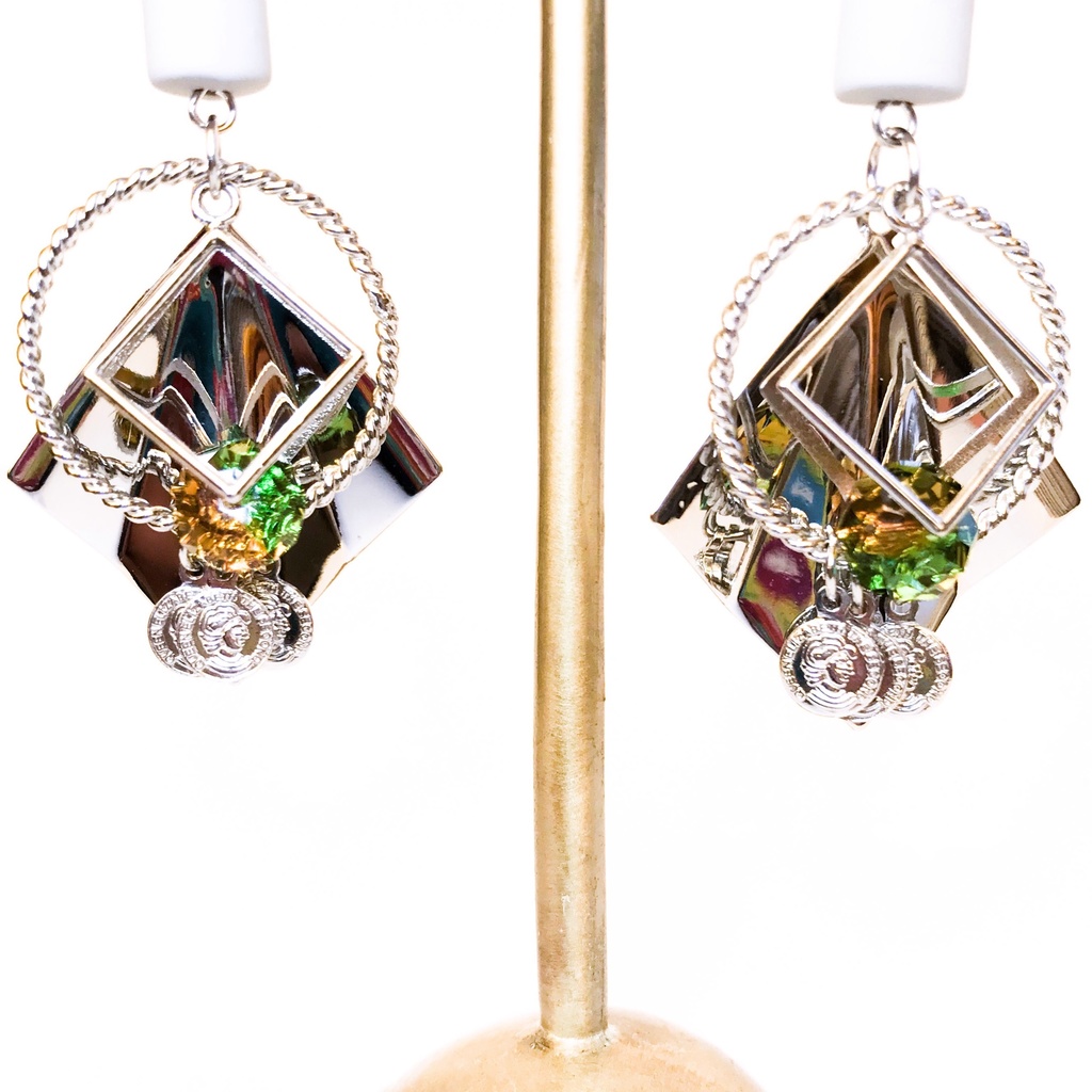 【HELLSING】モチーフイヤリング【アンデルセン】