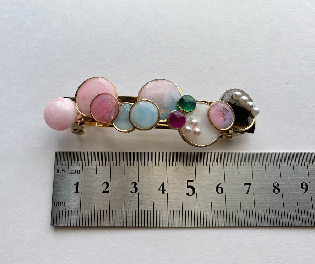 乱数イメージのバレッタ