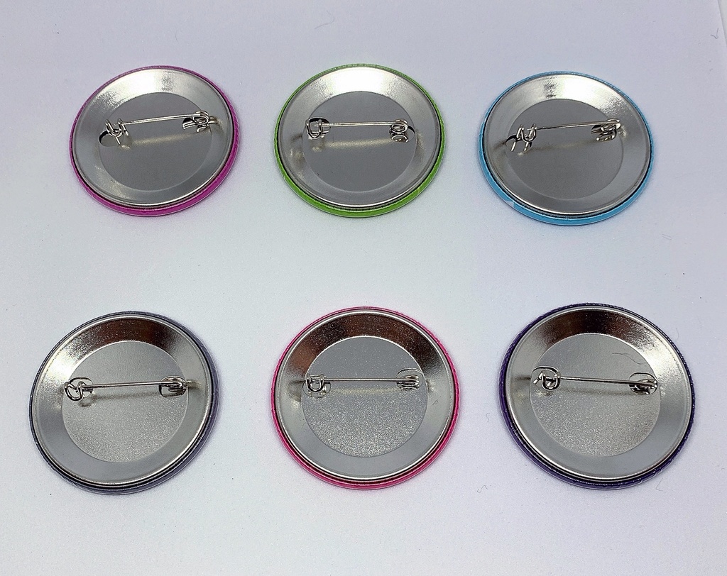 缶バッチ〖カワイイは目元から〗全6種