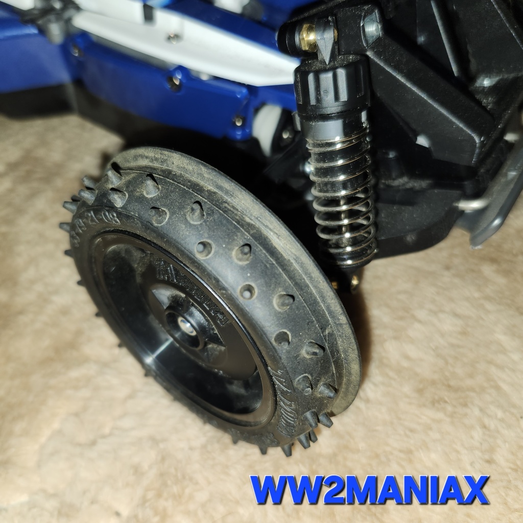 DT04に2WD用ホイールを付ける為の”変態フロントハブ”